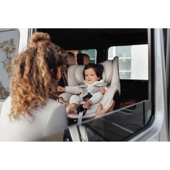 Автокресло BRITAX-ROMER DUALFIX 5Z LUX Soft Taupe Автокресло BRITAX-ROMER DUALFIX 5Z LUX Soft Taupe