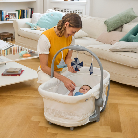 Ліжечко-стільчик 5 в 1 Chicco Baby Hug Pro сірий