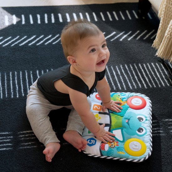 Музыкальная игрушка на кроватку Baby Einstein "Neptune`s Kick & Explore" Музыкальная игрушка на кроватку Baby Einstein "Neptune`s Kick & Explore"