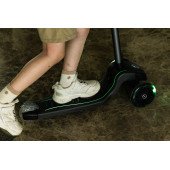 Самокат триколісний дитячий з LED підсвіткою колес та платформи Future Eco New Green